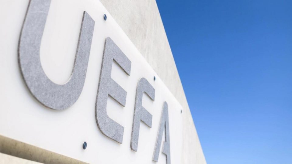 UEFA Romanya’ya ırkçılıktan soruşturma açtı