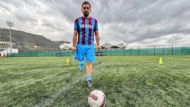 Hayalindeki “bordo mavi” formaya ampute futbol takımıyla kavuştu